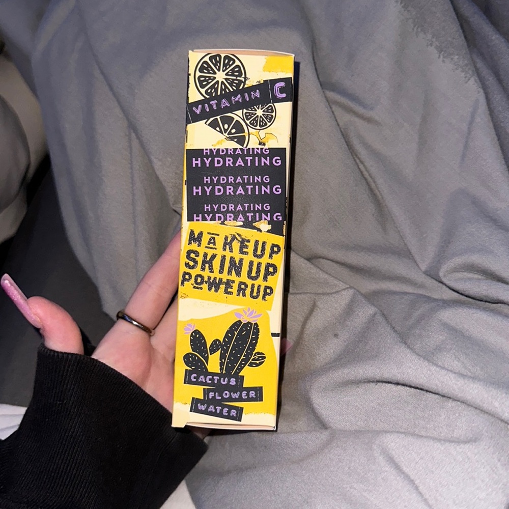FULL SIZE URBAN DECAY SETTING SPRAY. all nighters + vitamin c